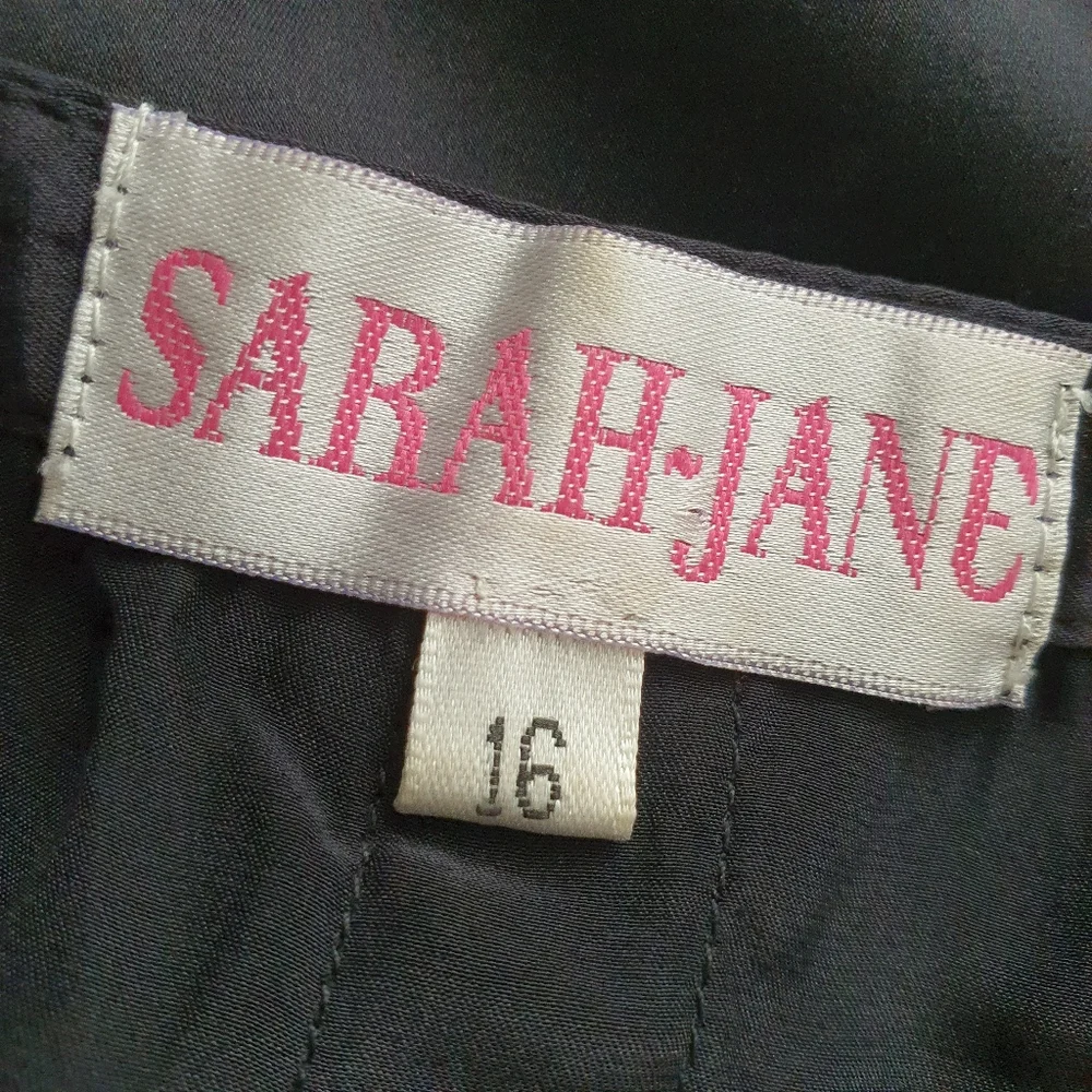 Sarah Jane Black Silk Dress with Split Sleeve and Drawstring Waistband Size 14 - Picture 7 of 10
